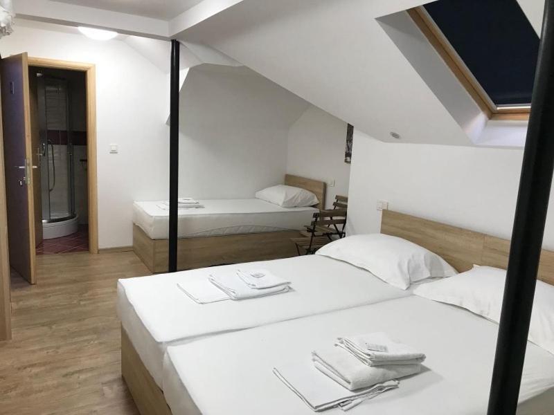 Sobe Zimmer Frei Pozega Buitenkant foto