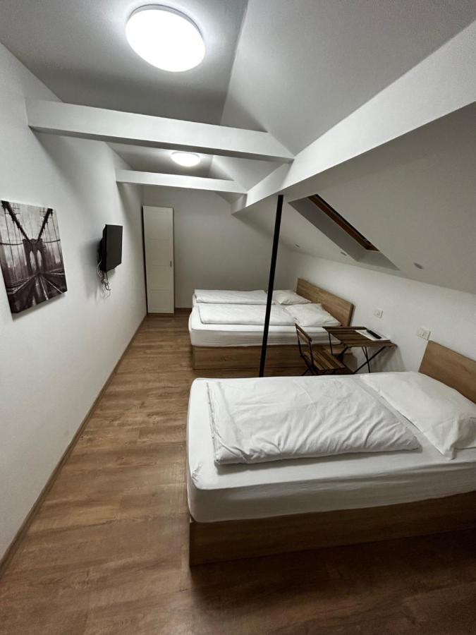 Sobe Zimmer Frei Pozega Buitenkant foto