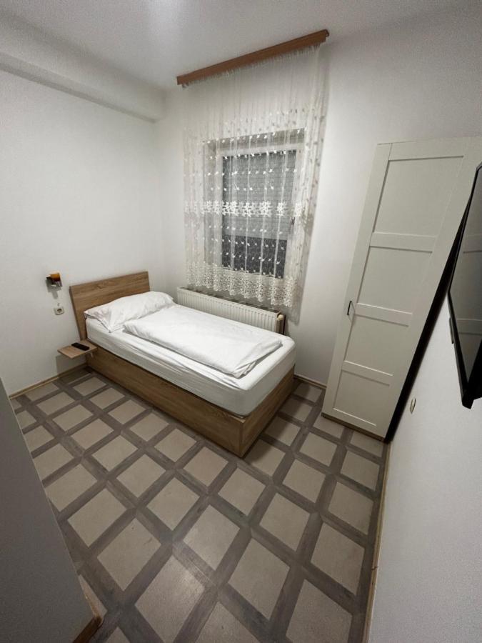Sobe Zimmer Frei Pozega Buitenkant foto