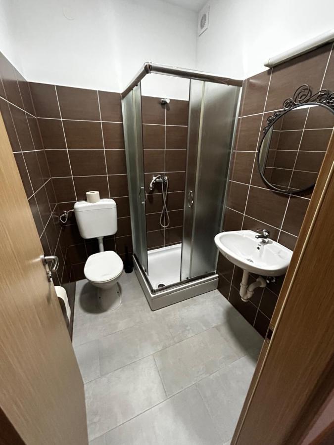 Sobe Zimmer Frei Pozega Buitenkant foto