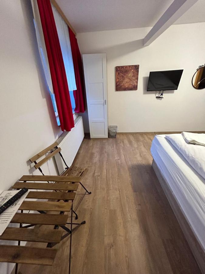 Sobe Zimmer Frei Pozega Buitenkant foto
