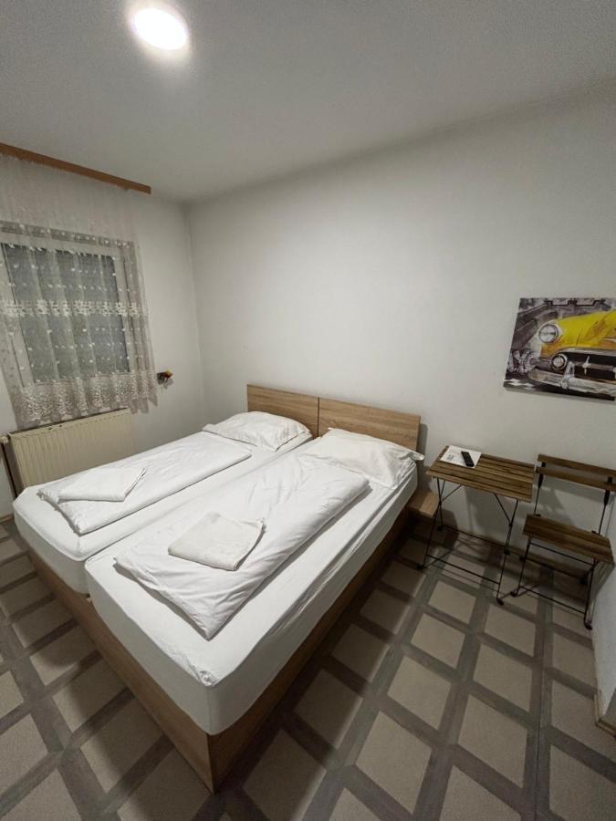 Sobe Zimmer Frei Pozega Buitenkant foto