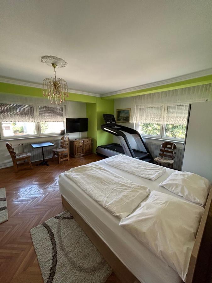 Sobe Zimmer Frei Pozega Buitenkant foto