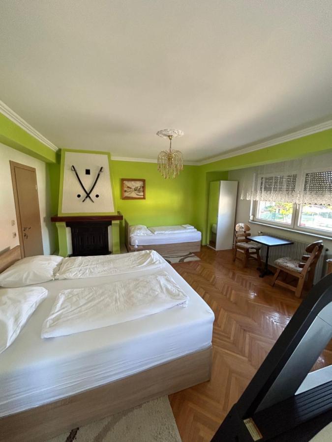 Sobe Zimmer Frei Pozega Buitenkant foto