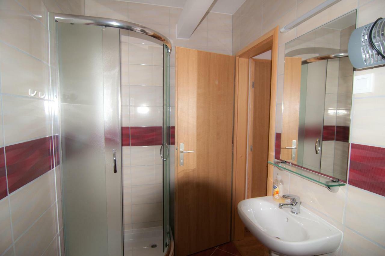 Sobe Zimmer Frei Pozega Buitenkant foto