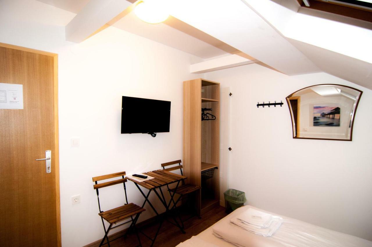 Sobe Zimmer Frei Pozega Buitenkant foto